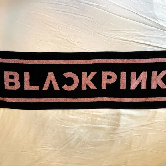 Blackpink Lightstick and merchandise bundle - Picture 5 of 6